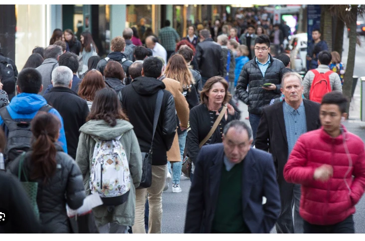 New Zealand population growth stalls as Kiwis flee the nest