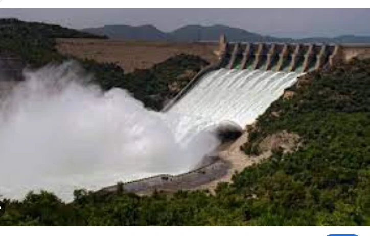 Tarbela Dam filled to maximum capacity of 1,550 feet