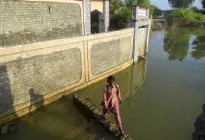 Over 100 schools in Khairpur district submerged under floodwater