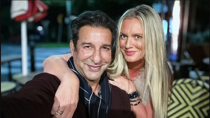 Shaniera wishes Wasim Akram on 11th anniversary with hilarious picture