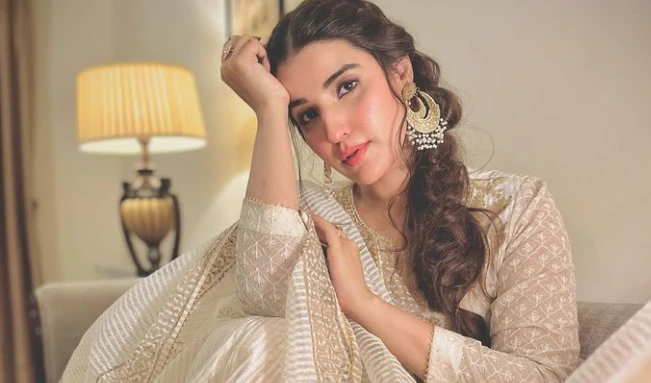 I feel I have royal blood in me: Hareem Farooq