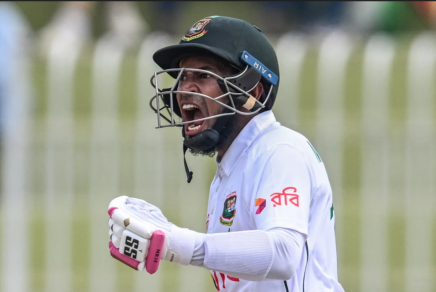 Mushfiqur's epic innings gives Bangladesh 117-run lead over Pakistan in first Test