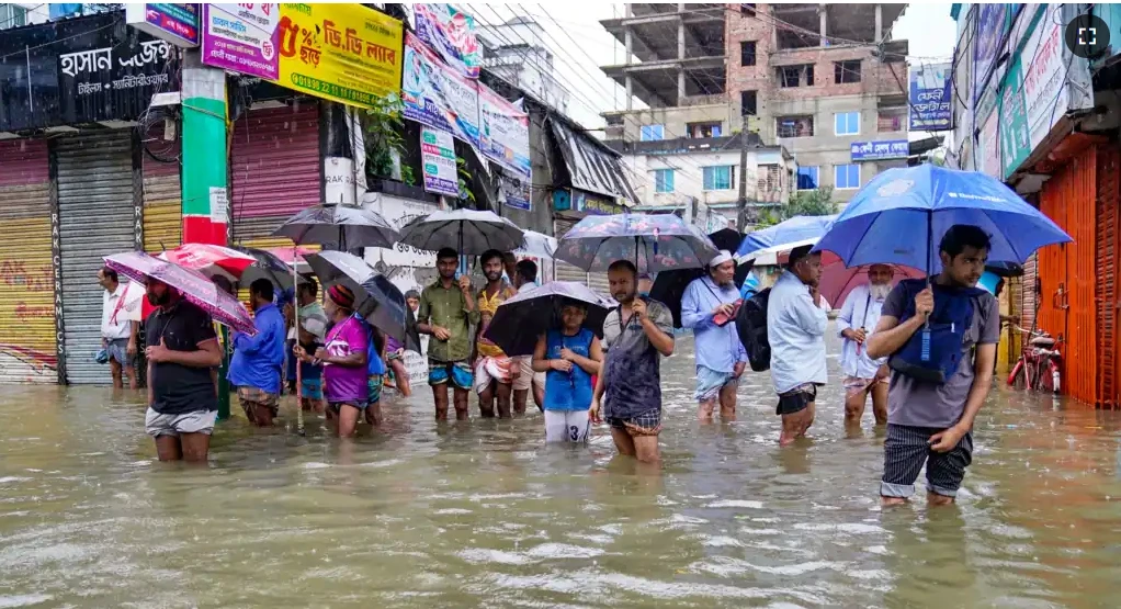 Nearly 300,000 Bangladeshis taking refuge in emergency shelters after floods