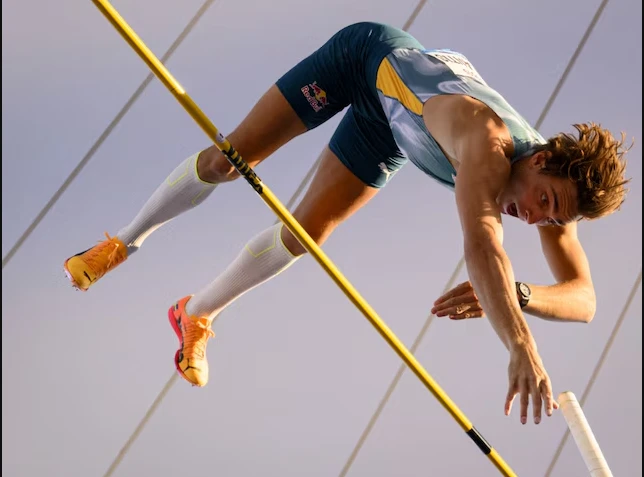 Duplantis breaks pole vault world record with incredible 6.26-mr jump