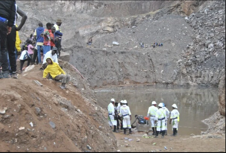 Eight dead in Zambia after gravel mine collapse