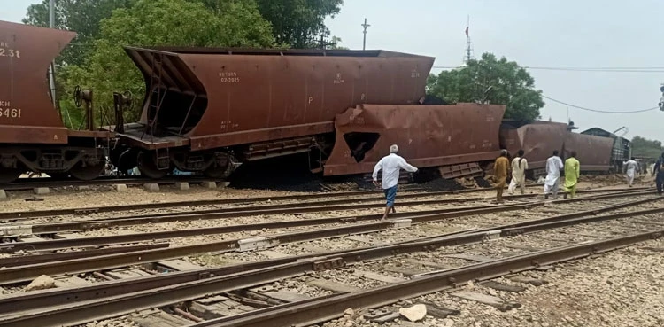 Freight train derailment in Kotri disrupts Karachi-Lahore rail traffic