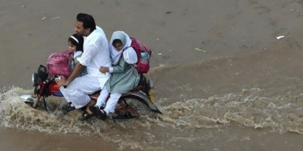 Heavy rains: Schools in parts of Sindh to remain closed