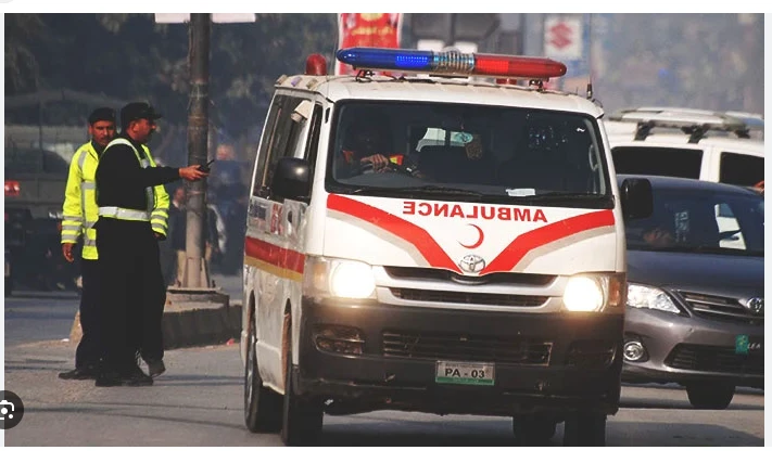 Two students, driver die as tractor crushes rickshaw in Sadiqabad