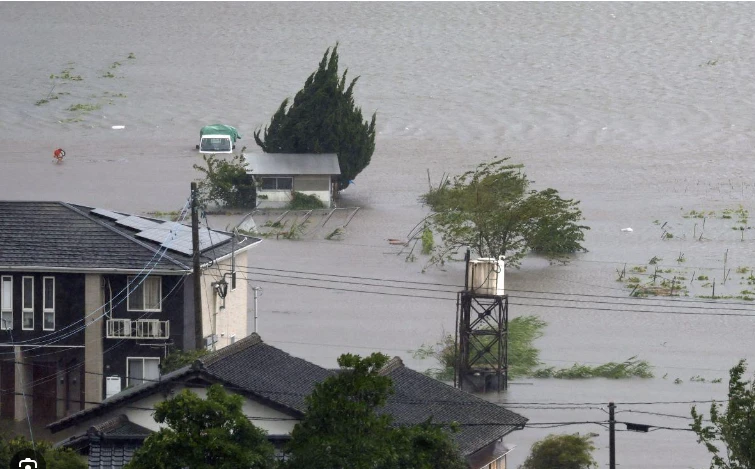 Powerful Typhoon Shanshan slams into southern Japan