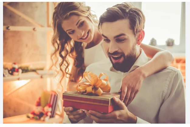 Perfect day to impress lover by a surprise gift or party, stars advise