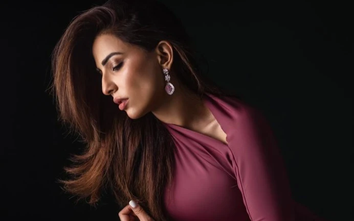 “99 problems, a bad angle wasn’t one”, Ushna Shah