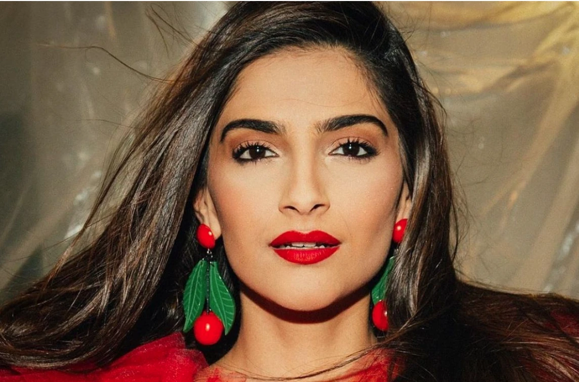 ‘Our ears are bleeding’: Sonam Kapoor roasted for FAKE accent during event