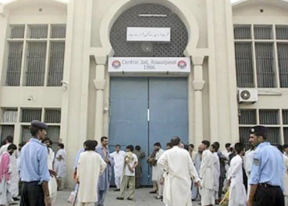 Prisoners clash in Adiala Jail; One injured in self-made cutter attack