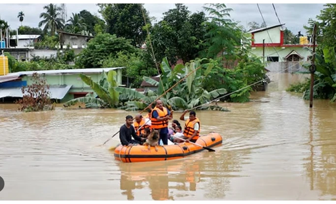 Torrential floods kill 25 in southern India