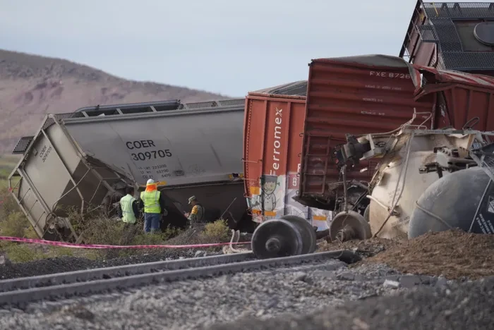 Child migrant killed as freight train derails in Mexico