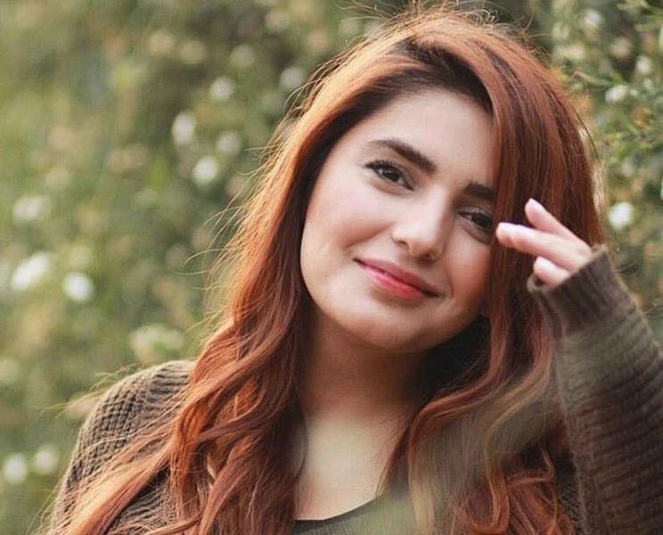 Happiest birthday to gorgeous Momina Mustehsan