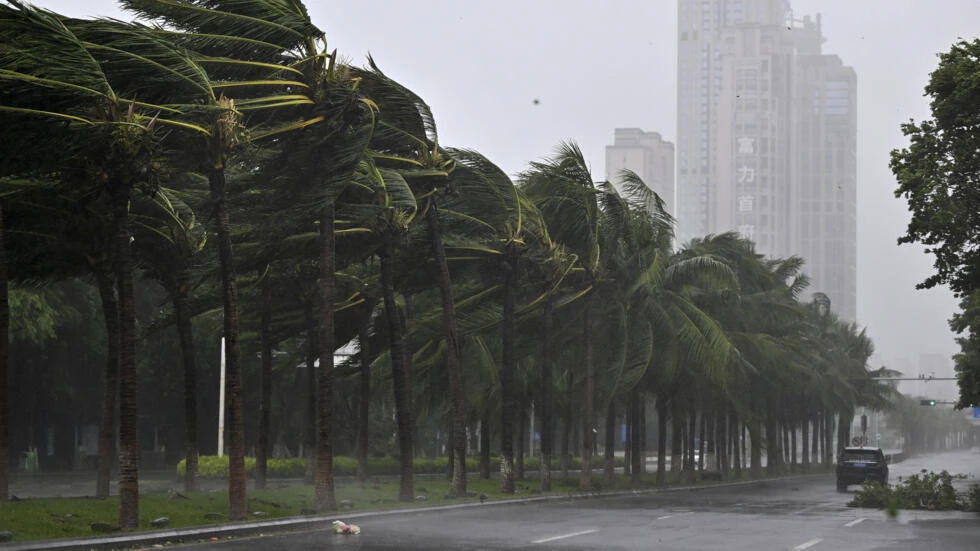 Super Typhoon Yagi gets into Southern China, heads towards Vietnam