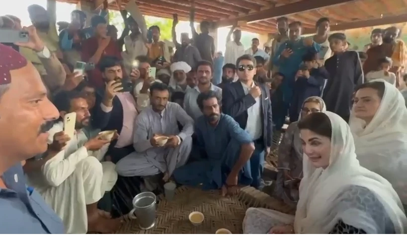 Punjab CM Maryam drinks tea at stall with commoners