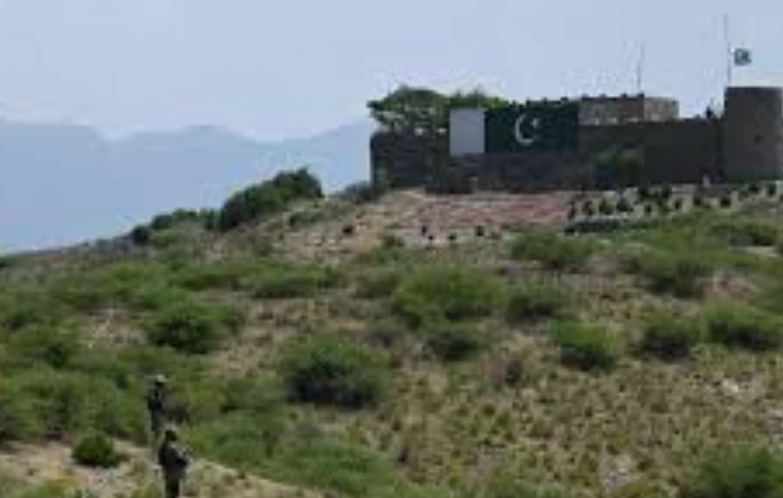 Two Afghan Taliban commanders among eight killed as Pak forces repulse cross-border attack