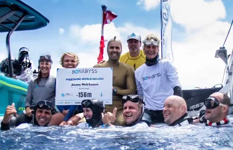 Alexey Molchanov sets world record at freediving championships