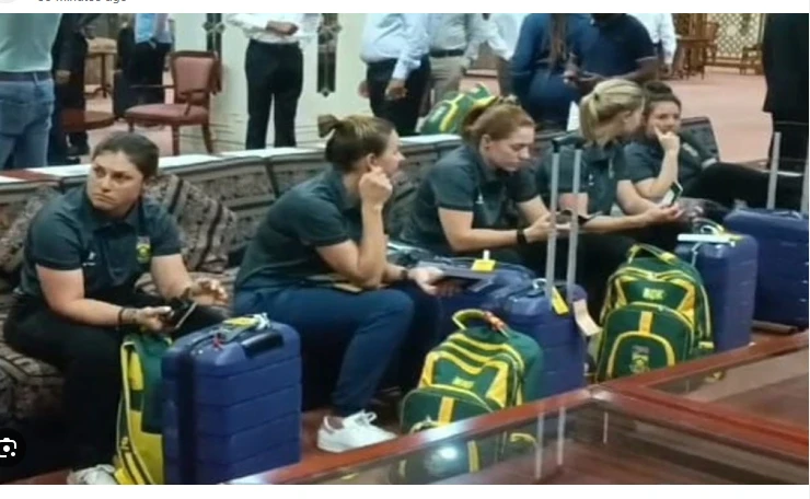 South Africa women cricket team lands in Pakistan