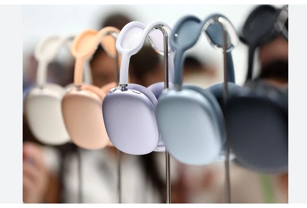 US says new Apple AirPods can be hearing aids