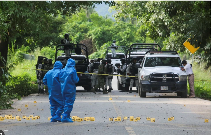 Cartel infighting leaves 15 dead in Mexican gang stronghold