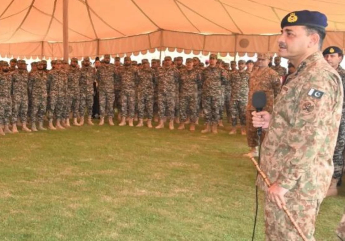 Gen Asim visits Orakzai, lauds locals’ cooperation in anti-terror op