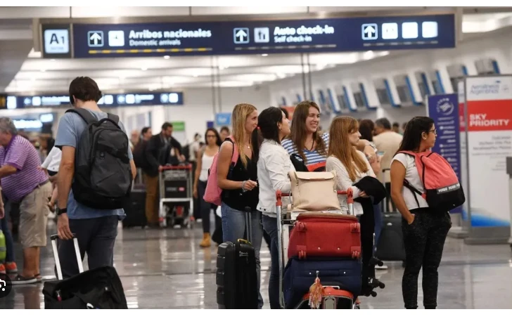 Strike at Argentina's flagship airline hits 30,000 passengers