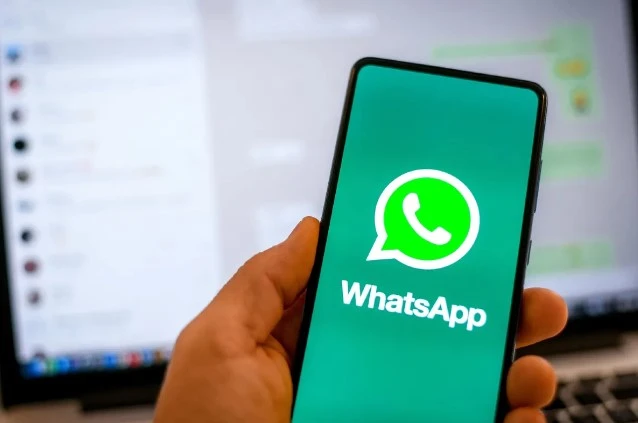 Here is how to mark all Whatsapp messages as read