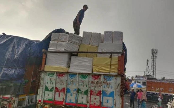 Fireworks-laden truck seized in Khairpur