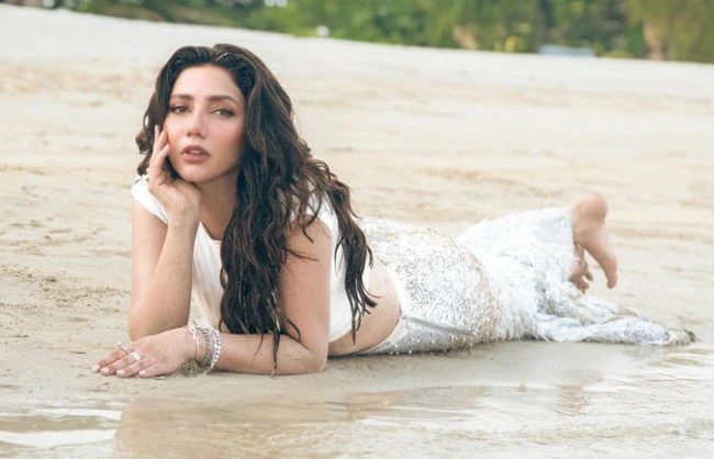 ‘Real mermaid is found’: Fans are loving Mahira’s mermaid look at beachside photoshoot