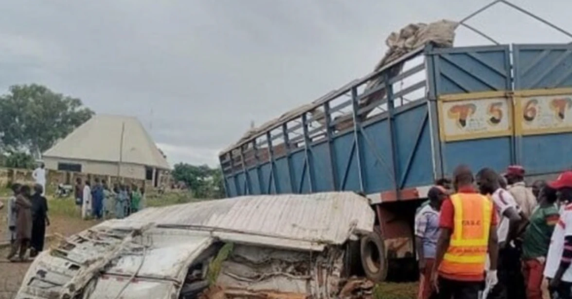 25 children killed in Nigeria bus crash