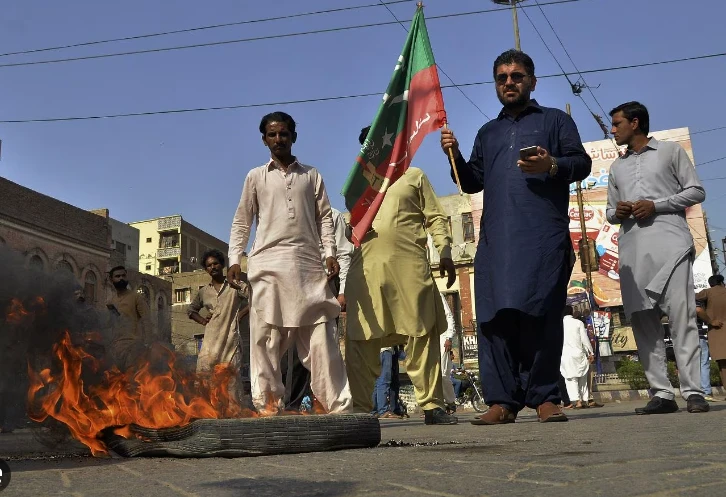 12 May 9 fugitives arrested from PTI rally venue