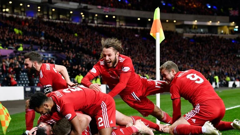 Rangers and Aberdeen secure comfortable wins to reach League Cup semifinals