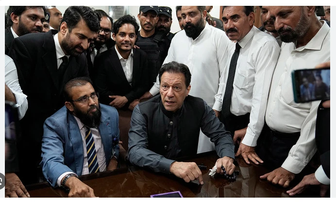 Imran Khan says govt pressuring judges to cover up rigging in Feb 8 elections