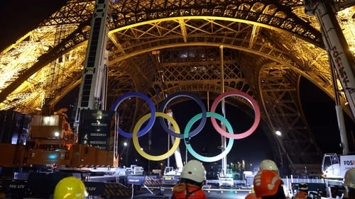 Olympic rings removed from Eiffel Tower