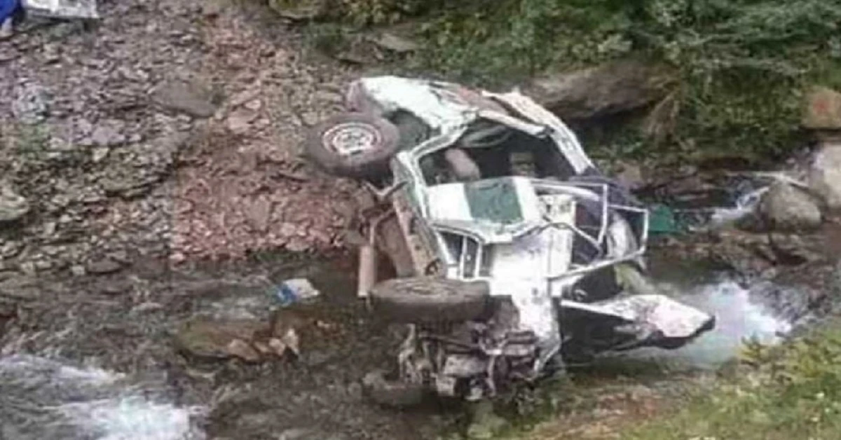 Driver dead, 5 injured as Hilux falls into ravine in Talagang