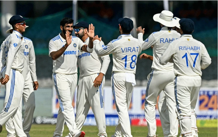 India declare at 285-9, lead Bangladesh by 52