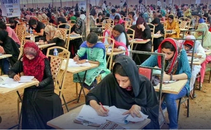 52% pass as Lahore Board announces 11th class result