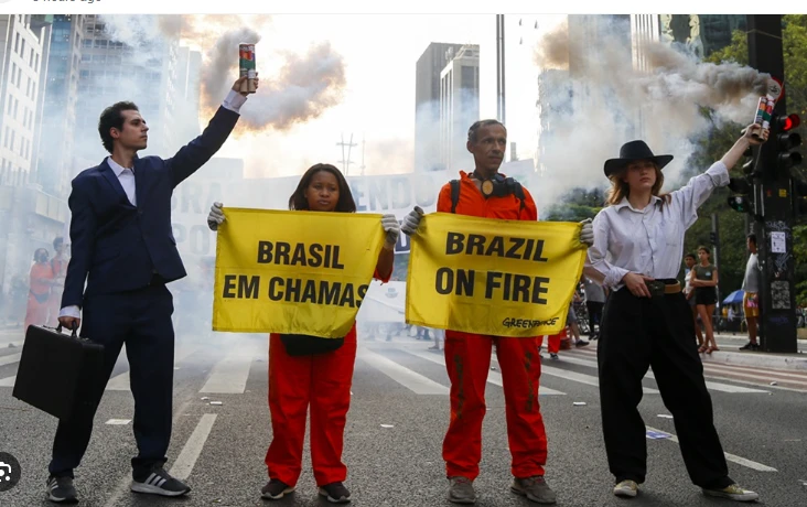 Brazilians choke as fire smoke blankets 80% of country