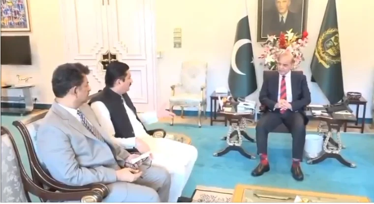 KP Governor Faisal Kundi calls on PM Shehbaz to discuss political situation