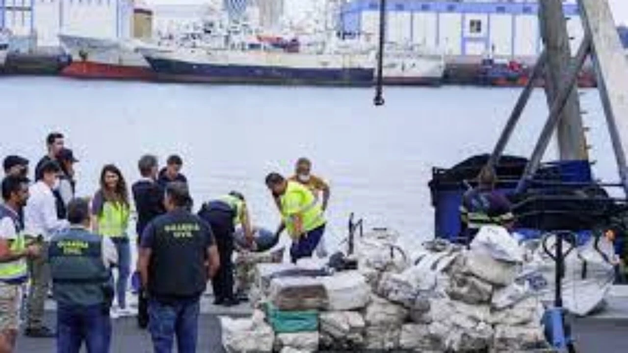 Spanish police seized four tonnes of cocaine from ship off Canary Islands