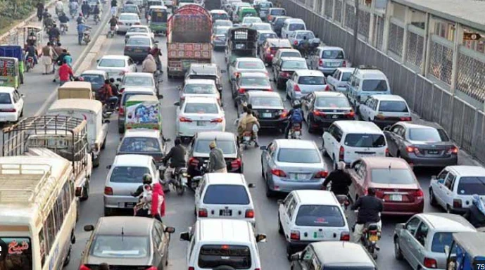 Routine traffic on Lahore, Rawalpindi roads as almost all blocked routes reopened