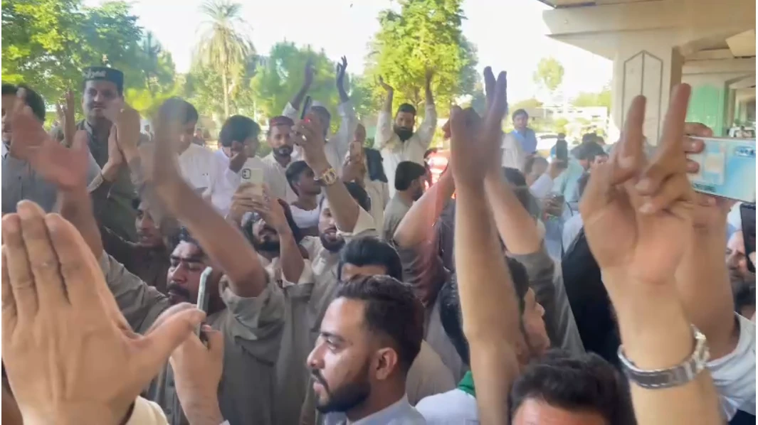 PTI activists rally in Peshawar demanding Gandapur’s immediate release