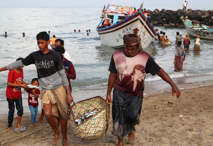 Lebanese fishermen stay ashore after Israeli warning