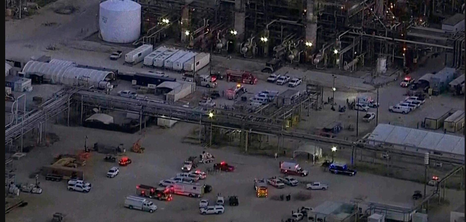 Chemical leak in Texas refinery claims two lives