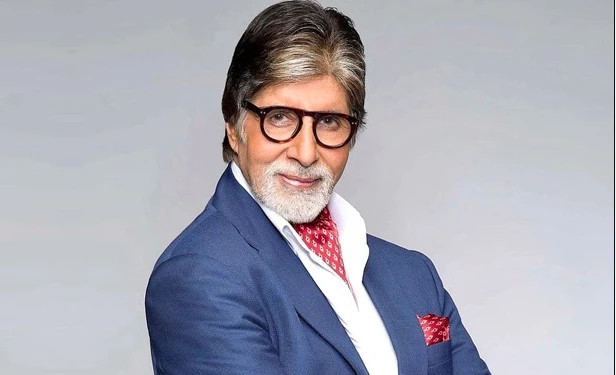 Amitabh Bachchan’s sheer gratitude to fans wishing him 82th birthday outside Jalsa