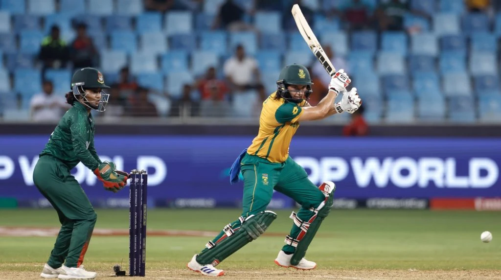 Women' T20's World Cup: South Africa boost semi final hopes with Bangladesh win