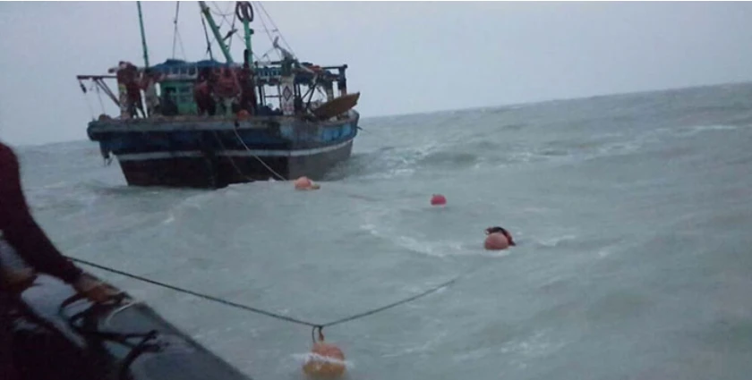 Fishermen cautioned as storm brewing in Arabian Sea off Karachi